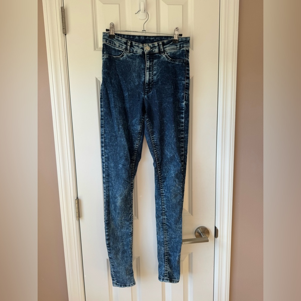 H&M Jean Shape wear Stretchy Jeans Straight Leg/Skinny